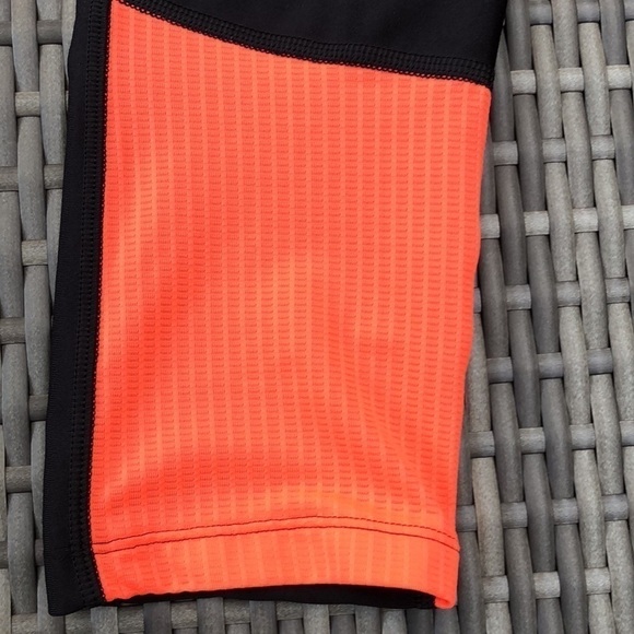 Under Armour compression heat gear Capri leggings size S - Picture 6 of 6